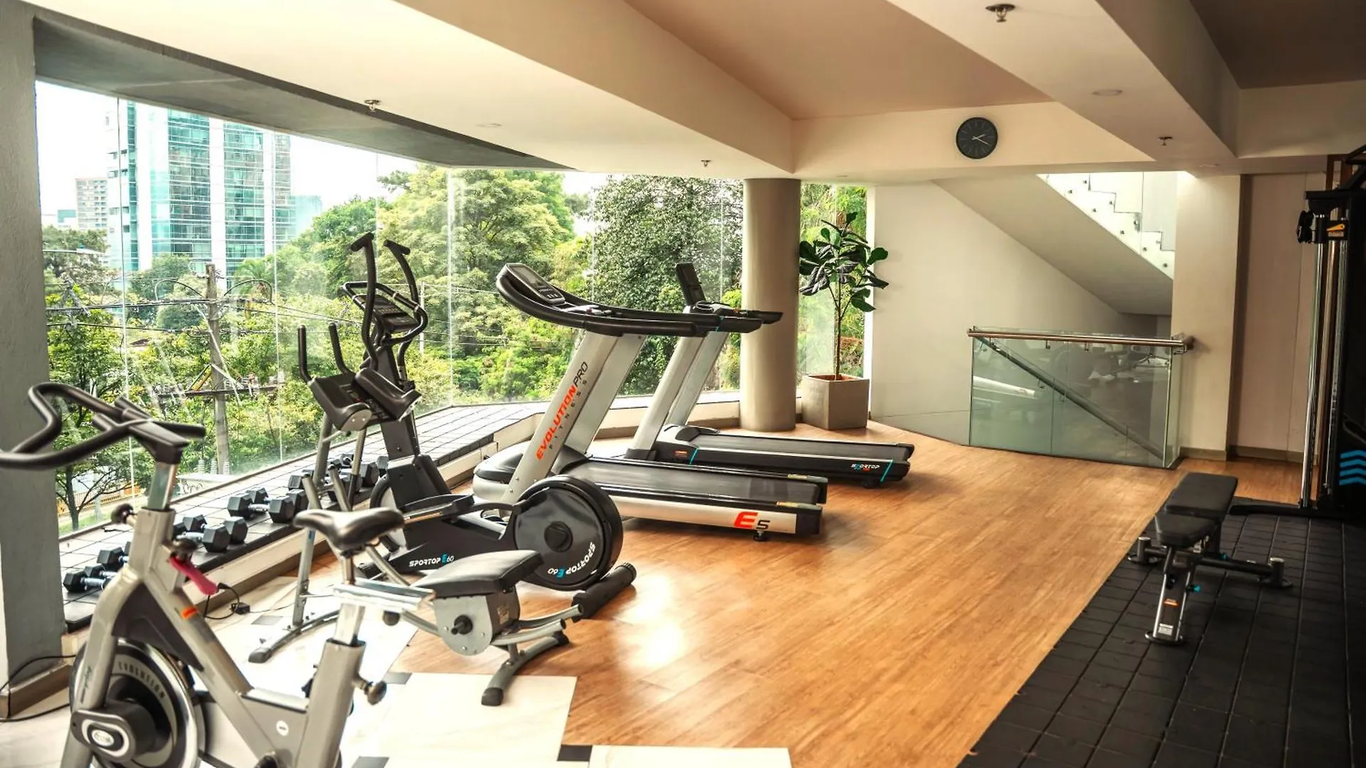 V Grand Hotel, A Member Of Radisson Individuals Hotel Medellin