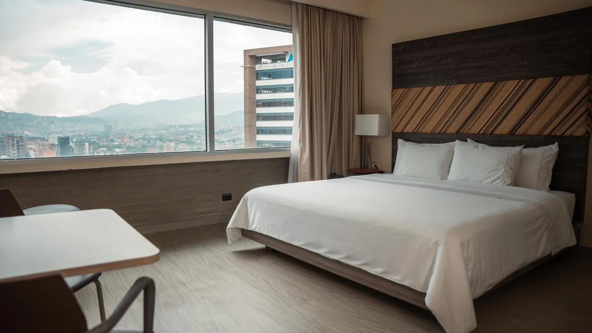 V Grand Hotel, A Member Of Radisson Individuals 4*, Medellin Colombia