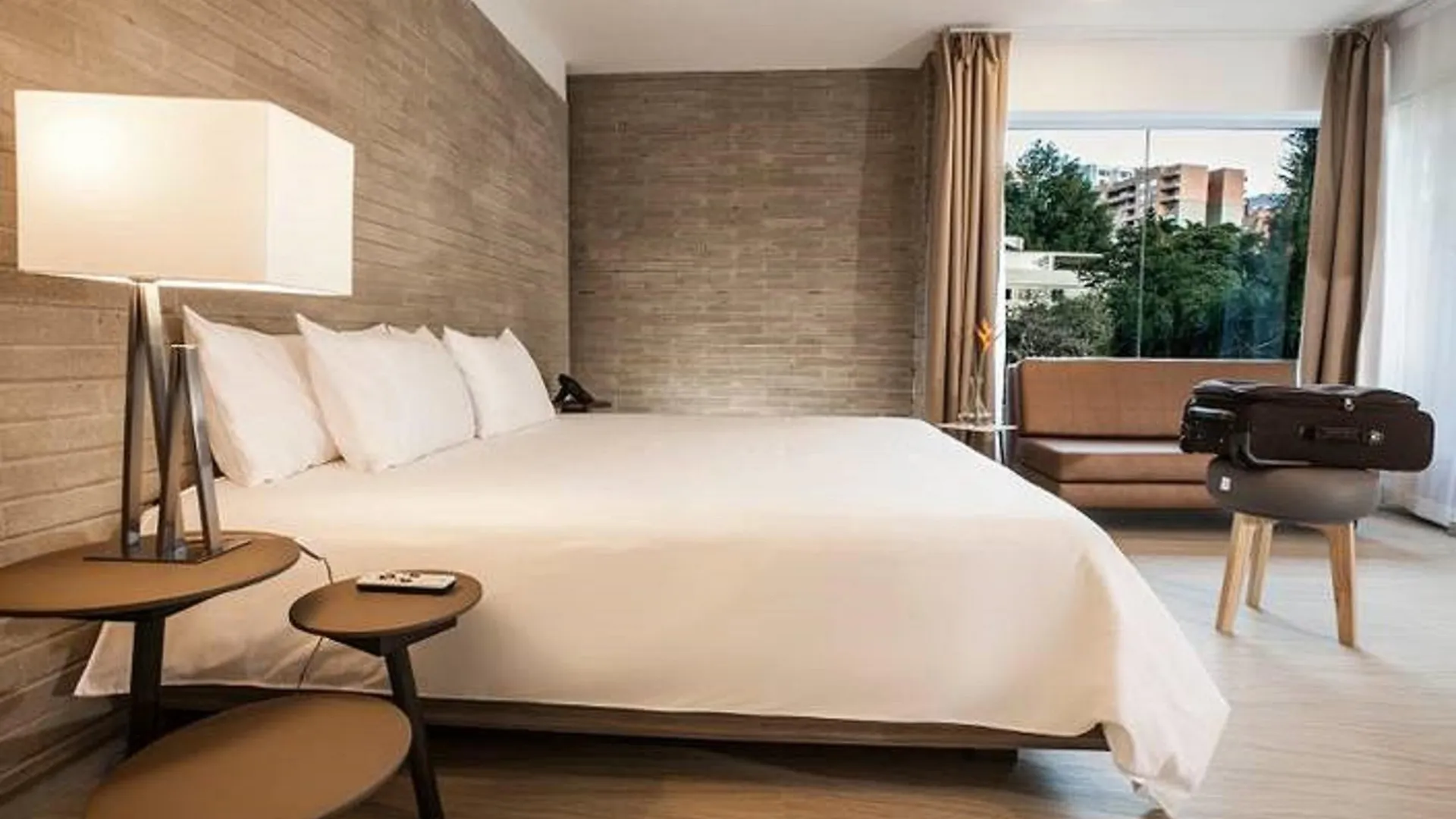 Hotel V Grand Hotel, A Member Of Radisson Individuals Medellín
