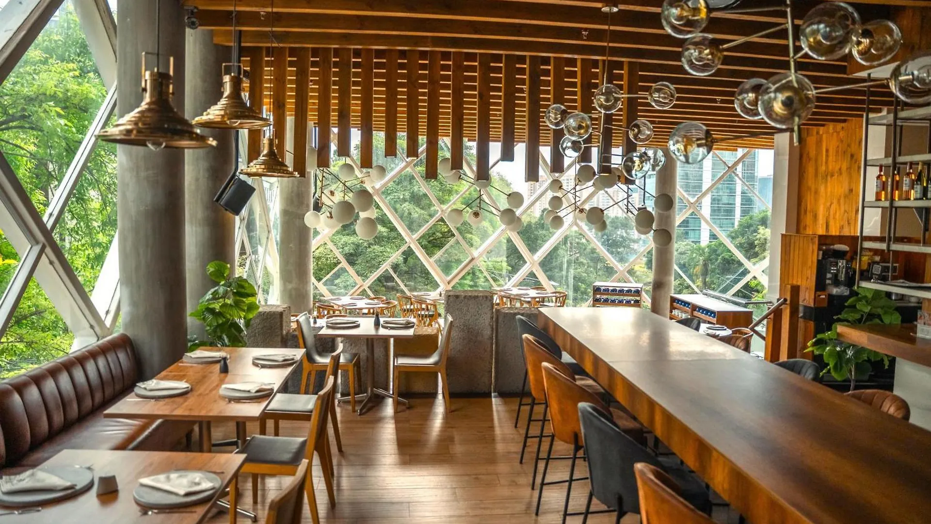 V Grand Hotel, A Member Of Radisson Individuals Medellín 4*,